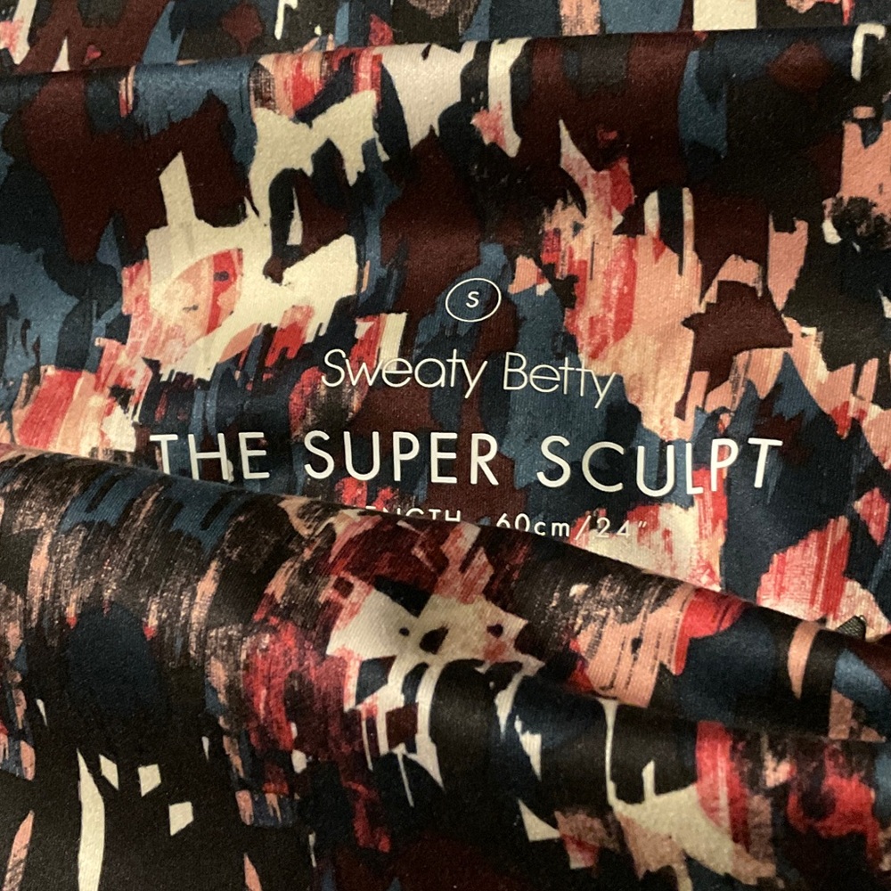 Sweaty Betty Super Sculpt Leggings in Navy, Burgundy & Cream Abstract Print - Picture 2 of 2